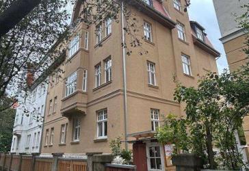 SANIERTE 5-ZIMMER-WOHNUNG IM STADTZENTRUM - ERSTBEZUG