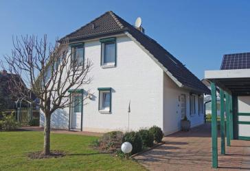 Gepflegtes Einfamilienhaus mit Carport in ruhiger Wohnlage in Glückstadt