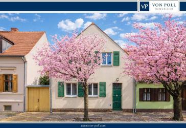 Inselhaus mit Garage und viel Nebengelass