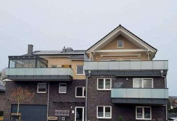 Exklusive 2 Zimmer Wohnung in zentraler Lage mit Top Ausstattung I.OG/ mit Aufzug
