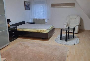 Möblierte Wohnung zentral gelegen in Stein!