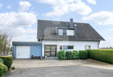 Attraktives Mehrfamilienhaus in begehrter Wohnlage von Overath-Heiligenhaus!