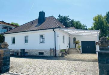 Charmantes Einfamilienhaus mit großem Garten in Straubing