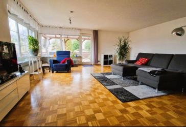 6-Zimmer-Wohnung in ruhiger Lage