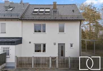 Hochwertig modernisiert! Doppelhaushälfte direkt an der S1 mit traumhaftem Grundstück