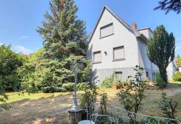 Einfamilienhaus auf schönem Grundstück