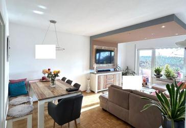 4 - Zimmer Wohnung mit Balkon in gefragter Lage