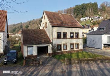 Freistehendes Einfamilienhaus mit viel Sonne, Ruhe und großem Garten