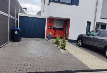 Neuwertiges KFW55 Reihenendhaus in Langenfeld, Provisionsfrei