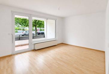 Einziehen und wohlfühlen: Renovierte 3-Zimmer-Wohnung mit Balkon in Altwarmbüchen