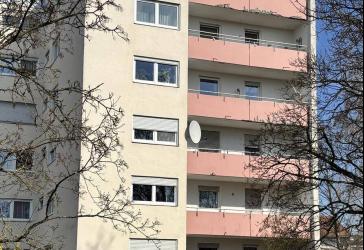 Schöne helle 4 Zimmer-Wohnung mit Balkon in Forchheim, gepflegte Anlage, gute Infrastruktur