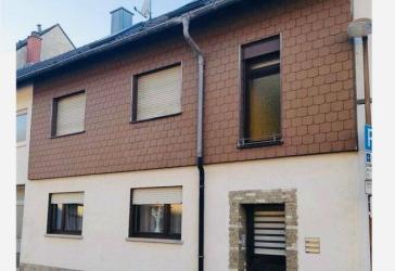 Charmentes Reihenhaus mit ausgebautem Dachgeschoss und KaminProvisionsfrei vom Verkäufer..