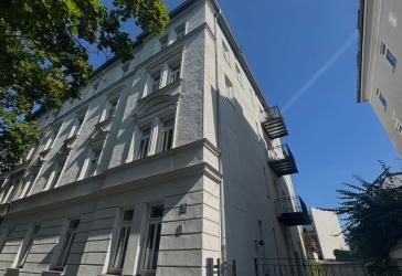 Charmante 3-Zimmer-Altbauwohnung direkt an der Isar – Baudenkmal, kernsaniert, von privat