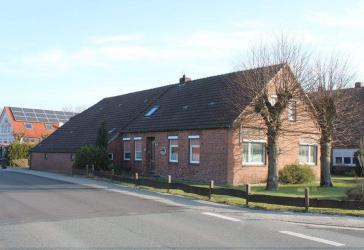 Nr.: 1537 gemütliches Landwohnhaus mit 3 Wohnungen in Stedesdorf