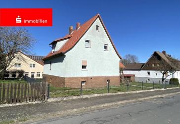 Charmantes Einfamilienhaus mit großem Nebengebäude und viel Gestaltungspotenzial