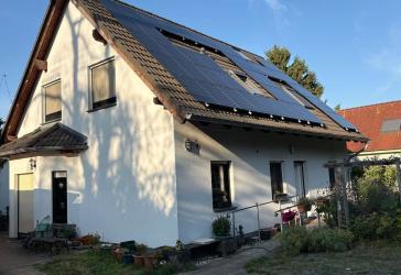 Modernes Wohnhaus mit Einliegerwohnung mit großem Garten in außergewöhnlicher Lage
