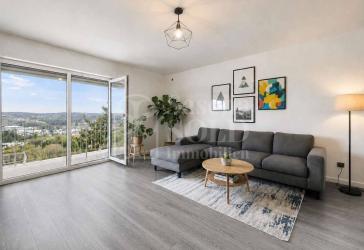 Helle 2-Zimmer-Wohnung mit Balkon und Panoramablick - Erstbezug nach Sanierung - ab Juli 2026