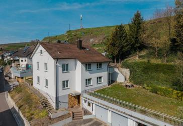 Zweifamilienhaus in traumhafter Lage!
