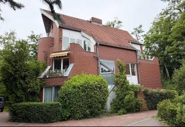 Berlin-Kladow -kernsanierte 3 Zimmer Maisonette Wohnung mit kleinem Garten