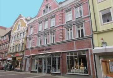 Ihre Ladenfläche im historischen Haus in belebter Fußgängerzone in Stade