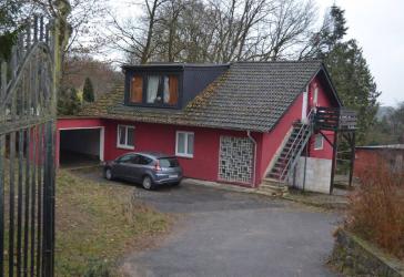 Großzügiges Grundstück trifft naturnahe Exklusivität - Einfamilienhaus mit Einliegerwohnung in Hofheim-Wildsachsen mit 1600 m² Grdst.