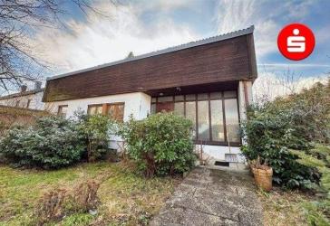 Großes freistehendes 1- bis 2-Familienhaus in Altdorf mit Garten und Garage