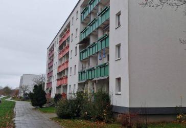 Schöne 4-Raum Wohnung mit Balkon ab September 2026 zu vermieten.