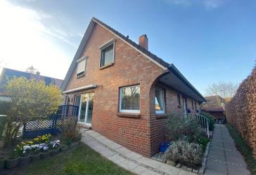 Großzügiges 4 - 4,5 Zimmer Haus mit Einliegerwohnung (1,5 Zi.) Nähe Stadtpark zu verkaufen!