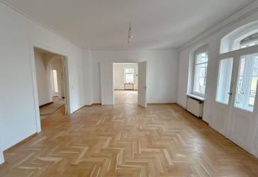 Einzigartige Altbauwohnung mit Bürooption in Erfurt