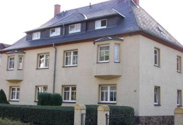 Modernisiertes Mehrfamilienhaus mit einer freien Wohnung in Ortslage sowie hoher AfA Abschreibung