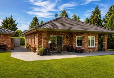 Top gepflegter Bungalow mit hochwertiger Ausstattung, Garage und sonnigem Traumgarten
