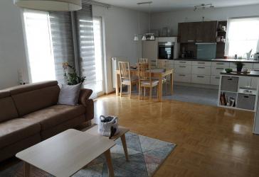 Neuwertige Moderne 3,5 Zimmer Wohnung mit großer Terrasse in Sennfeld Neubaugebiet provisionsfrei