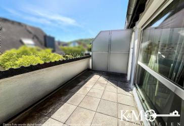 Dachgeschosswohnung in Hofheim mit Dachterrasse, ausgebautem Spitzboden und Klimaanlage