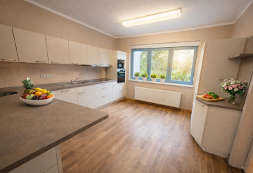 Zentral gelegen - Bauhausstyle Bungalow - mit herrlichem Garten