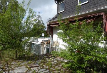 Viel Raum für Ideen - sanierungsbedürftiges Haus in der Hegewiese!