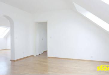 WOHNEN IM BRENTANOVIERTEL - HELLE DACHGESCHOSSWOHNUNG