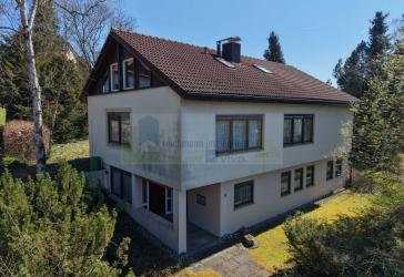 Großzügiges Wohnhaus mit Einliegerwohnung, traumhaftem Grundstück und zusätzlichem Bauplatz in gefragter Lage von VS-Schwenningen!