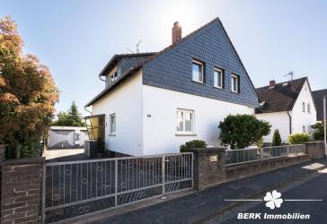 BERK Immobilien - Großzügiges 1-2 Familienhaus in begehrter Lage von Babenhausen