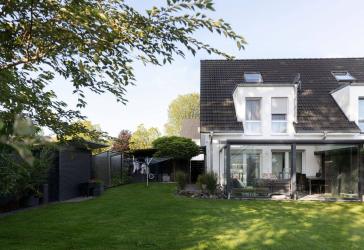 Komfortabel - top Zustand - sehr familienfreundlich ! Attraktives und elegantes Reihenendhaus ( KfW 55 ) in Lotte!
