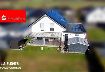 Neuwertiges Einfamilienhaus mit Sauna und großzügiger Terrasse in gefragter Lage!