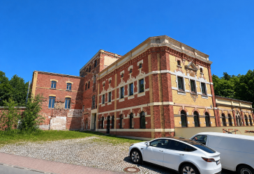 Brauerei mit Gastronomie, Biergarten, Wohnungen, Halle und großem Grundstück *Provisionsfrei*