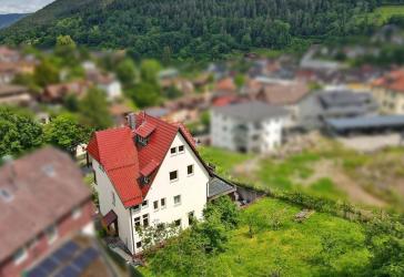 Schwarzwaldtraum: Villa mit Selbstversorgergarten für WG und Mehrgenerationen -gegen Gebot