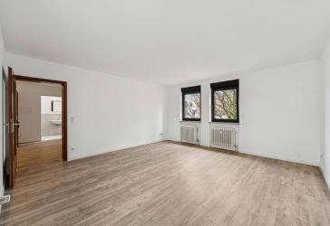 Renovierte 2-Zimmer-ETW mit Südwest-Loggia & TG-Stellplatz