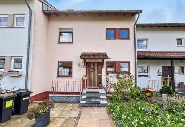 Gepflegtes Reihenmittelhaus mit Einliegerwohnung und Dachterrasse in Isny im Allgäu