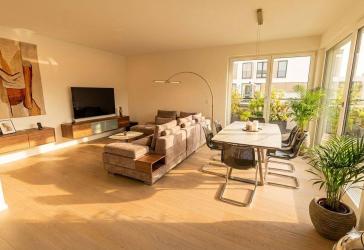 Moderne & sonnige 3-Zimmer-Wohnung im 3.OG mit XXL-Dachterrasse in Köln-Niehl
