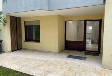 Wunderschön sanierte 4 Zimmer Terrassenwohnung inkl. EBK + Gartenanteil + Garage