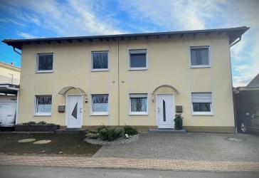 Familienfreundliche Doppelhaushälfte mit 5 Zimmern und barrierefreiem Erdgeschoss