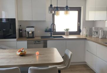 Hier kannst du sofort einziehen-Gemütliche Doppelhaushälfte mit Garten und Terrasse in Schmalkalden