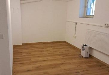 Loft ähnliche 5-Zi Wohnung perfekt für WG geeignet