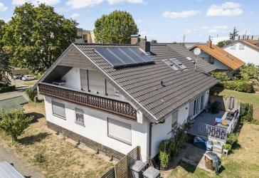 Großzügiges 1- bis 2-Familienhaus mit Garten und 3 Stellplätzen in ruhiger Lage